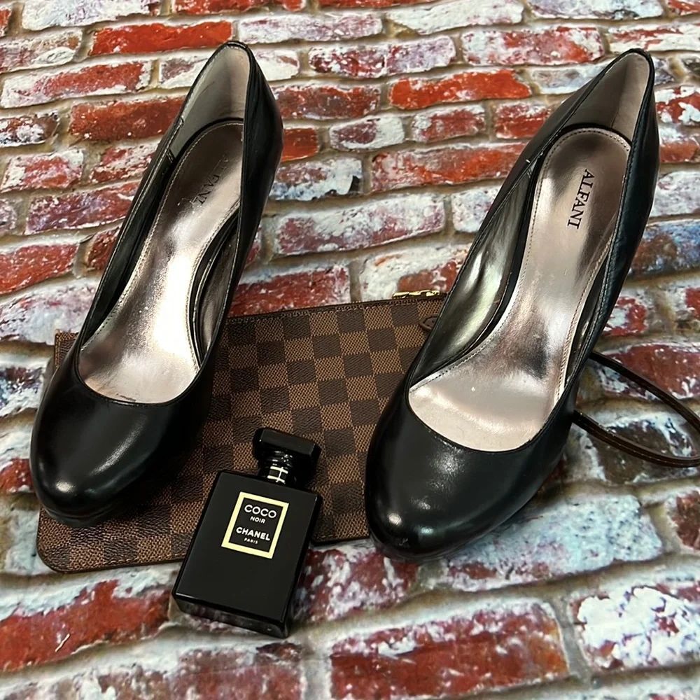 Alfani black leather pump